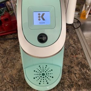 keurig machine (coffee machine)
